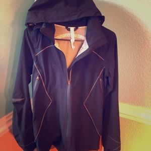 LULULEMON size 4 wind breaker / zip up